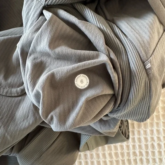 LULULEMON Beyond the Studio Jogger
Grey Sage - Picture 4 of 5